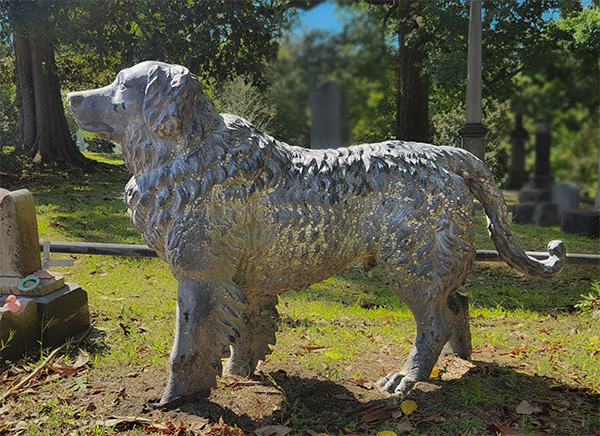 newf statue